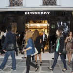 Burberry célèbre Art Of The Trench dans le cadre de la Vogue Fashion’s Night Out