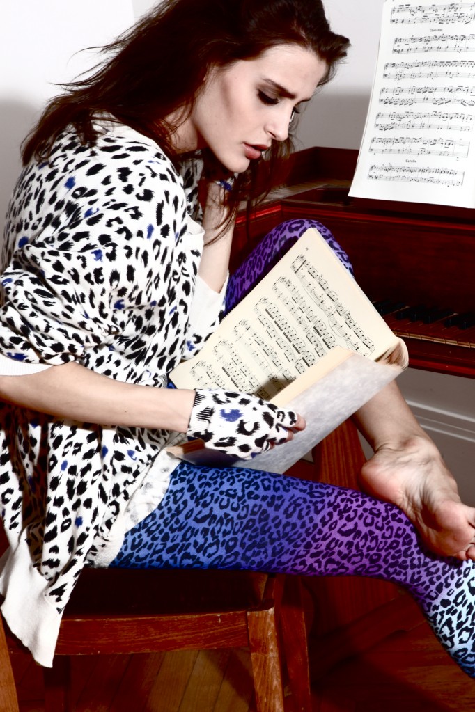 Pull, gilet et mitaines VIRGINIE CASTAWAY Legging NEW LOOK 