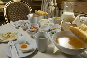 Café de la Paix: petit déjeuner chinois.