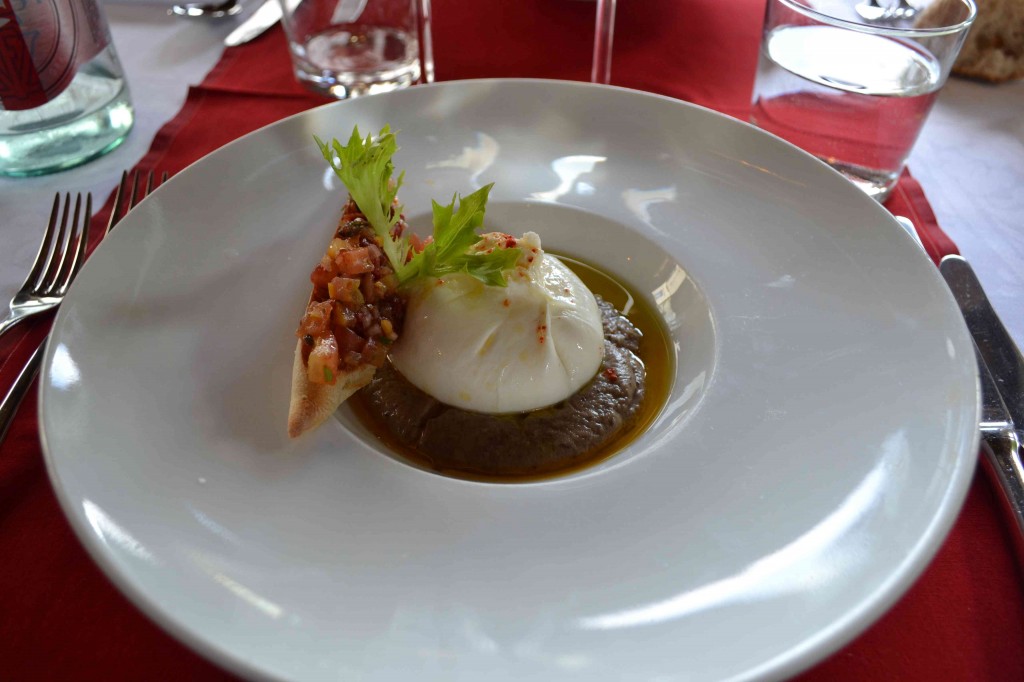 la " Burrata" et son caviar d'aubergine