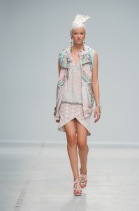 Pixelformula Manish Arora Womenswear  Summer 2014 Ready To Wear  Paris