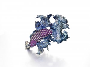 Brooch_Gleams of Waves by Wallace Chan