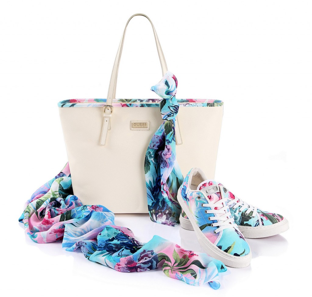 GUESS _ WEB EXCLUSIVE 01