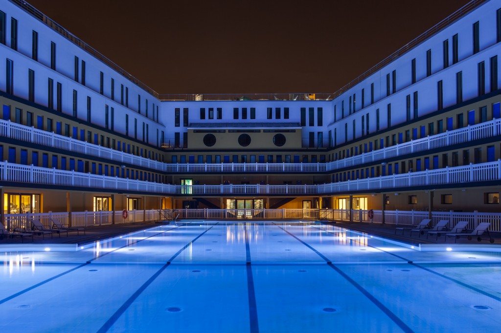 Bassin d'été by night © Alexandre Soria