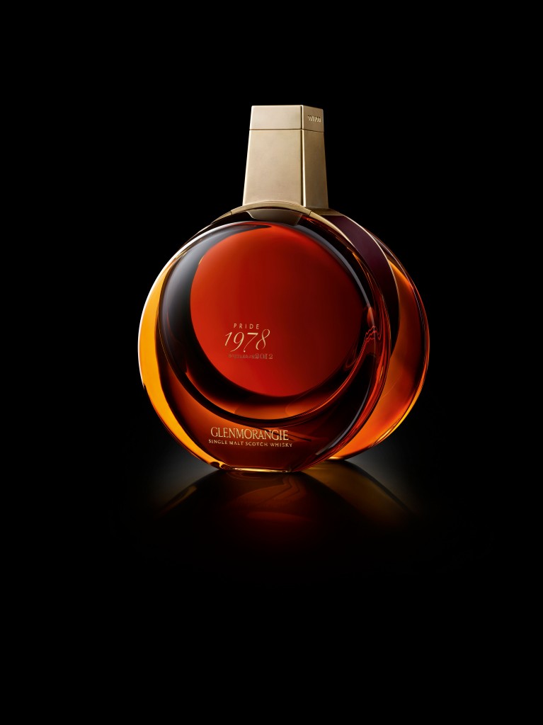 PRIDE 1978 Bouteille de trois quart