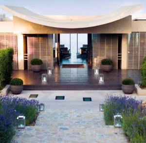 La-Reserve-Ramatuelle-Hotel-entrance-C1