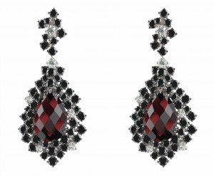 Damiani - ANIMA with garnet and black and white diamonds 20058518 (Copier)
