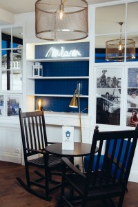 Maison Bleue_etagere & potos (Copier)