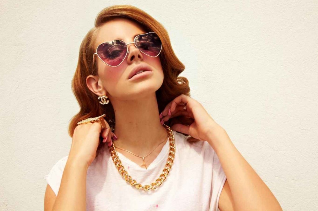 lana-del-rey-lunettes-coeur-2