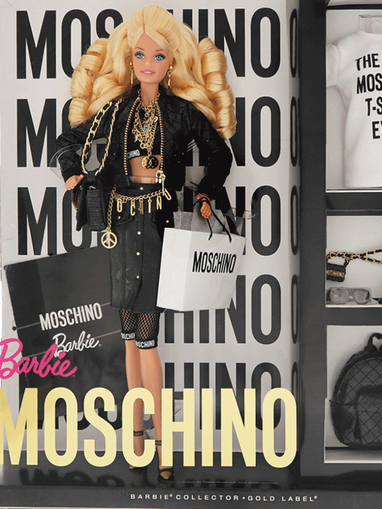 Jeremy-Scott-le-styliste-cree-la-garde-robe-Moschino-specialement-pour-Barbie