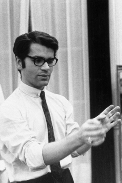 KLagerfeld1_V_12jan11_rex_b_426x639