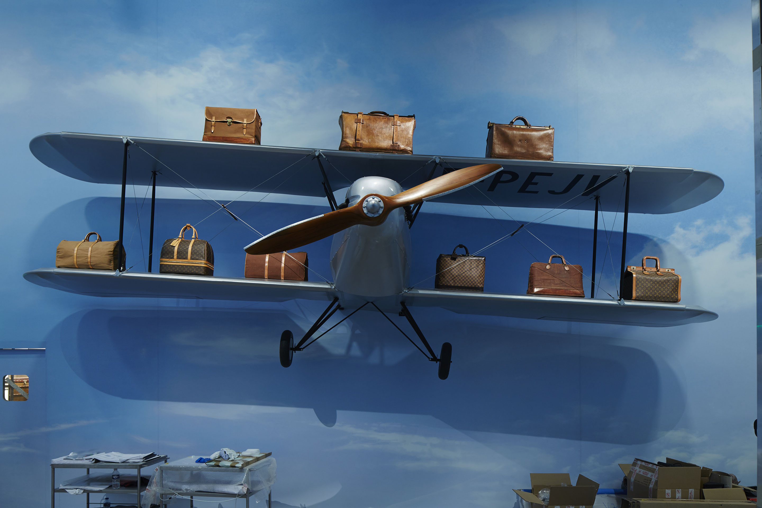 1620_LV_15 12 02_Expo VVV