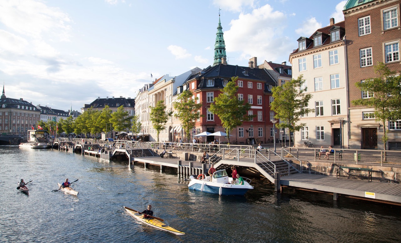 Copenhagen,-kayaking-the-canals-of-Copenhagen
