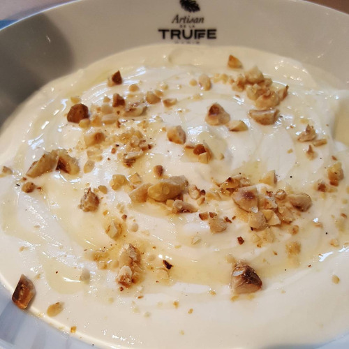 Fromage blanc au miel de truffes