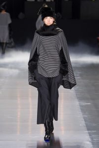 defile-issey-miyake-automne-hiver-2016-2017-paris-look-26