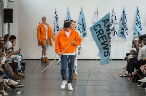defile-andrea-crews-printemps-ete-2017-paris-look-36