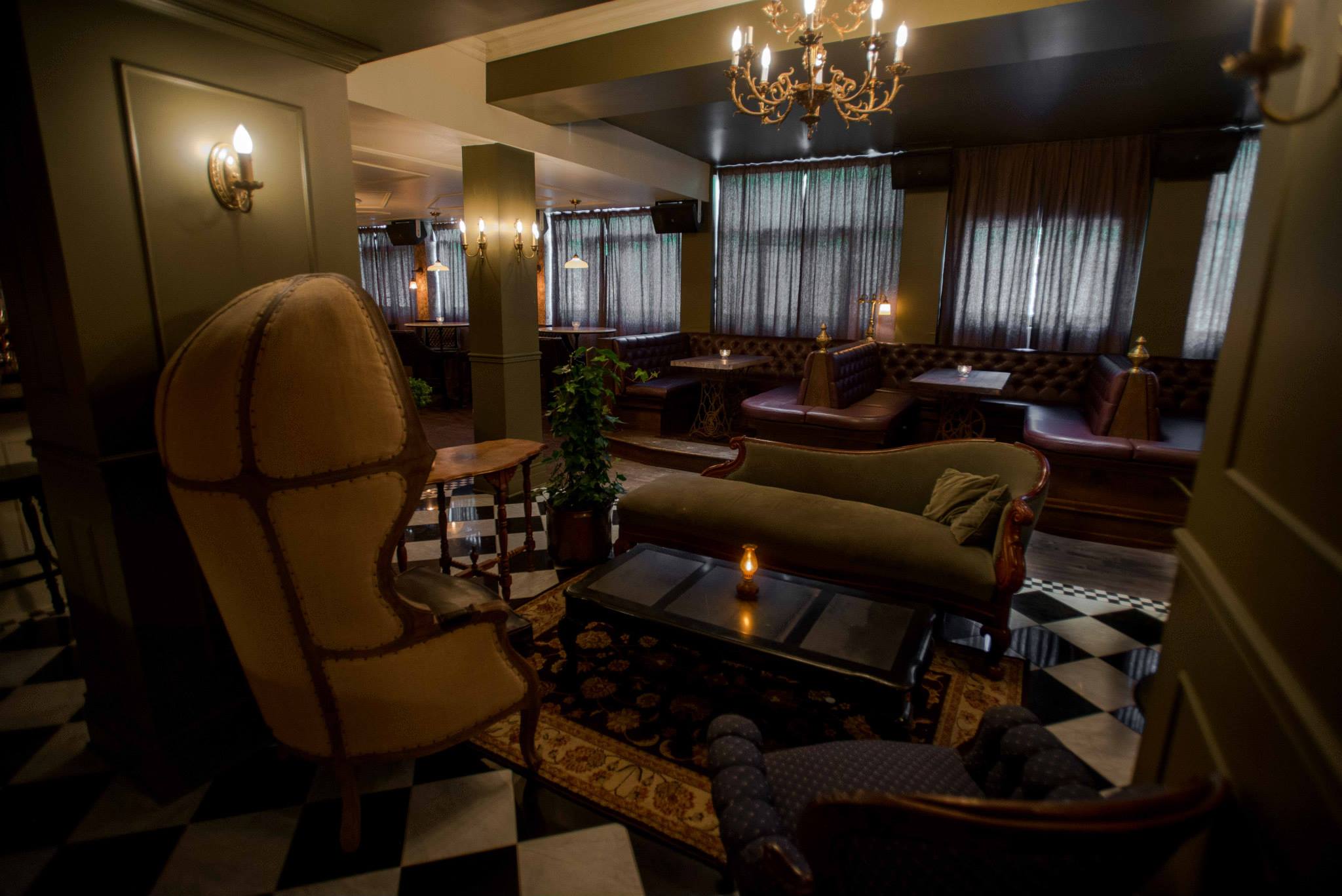 Do you want a cup of tea ? : le bar le Mayfair