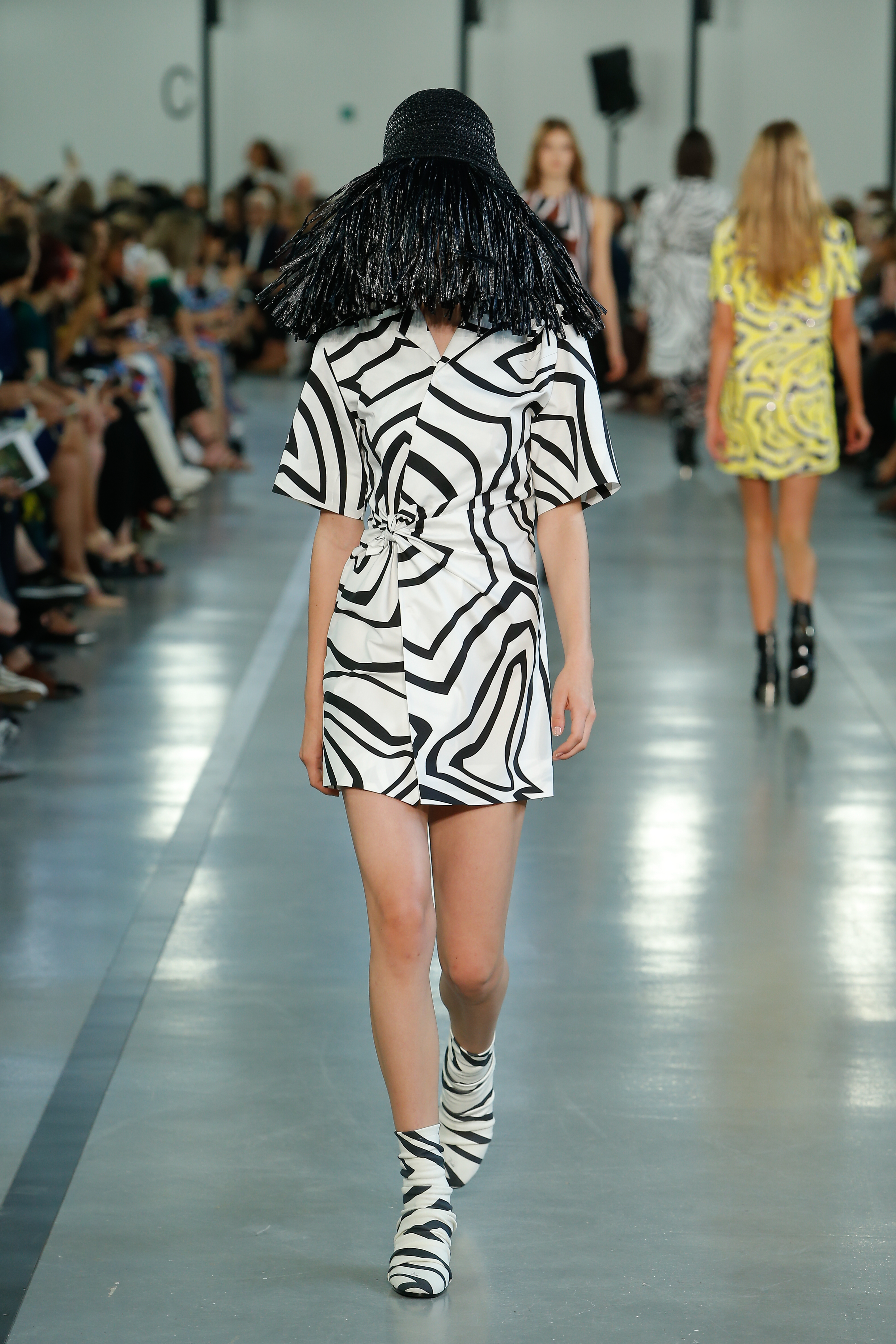 emilio-pucci_ss_2017_look_22