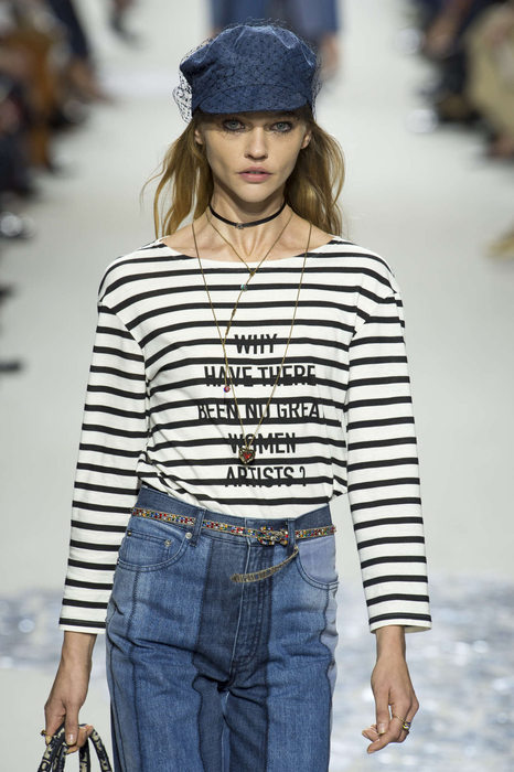 Dior T-shirt Slogan