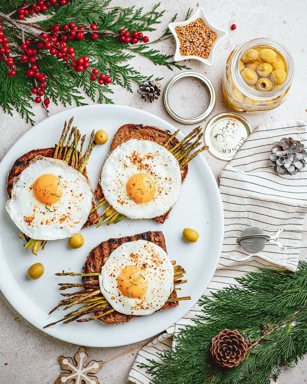 toasts and eggs with asparagus for christmas breakfast