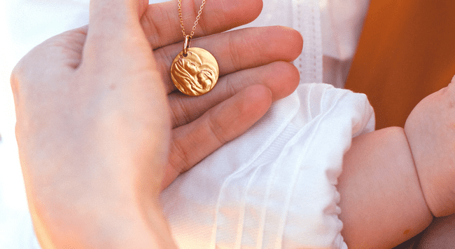 L’Éclat Éternel Choisir Médaille Baptême Parfaite pour Civil