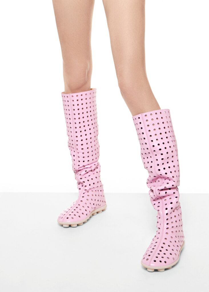 Féminité mythes dans collection Printemps-Été 2025