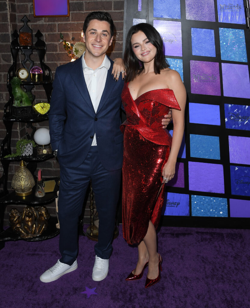 Selena Gomez Rayonne Messika lors Première Mondiale Wizards Beyond Waverly Place