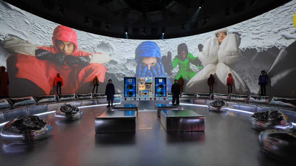 Moncler Présente City Genius Shanghai Créativité Mondiale