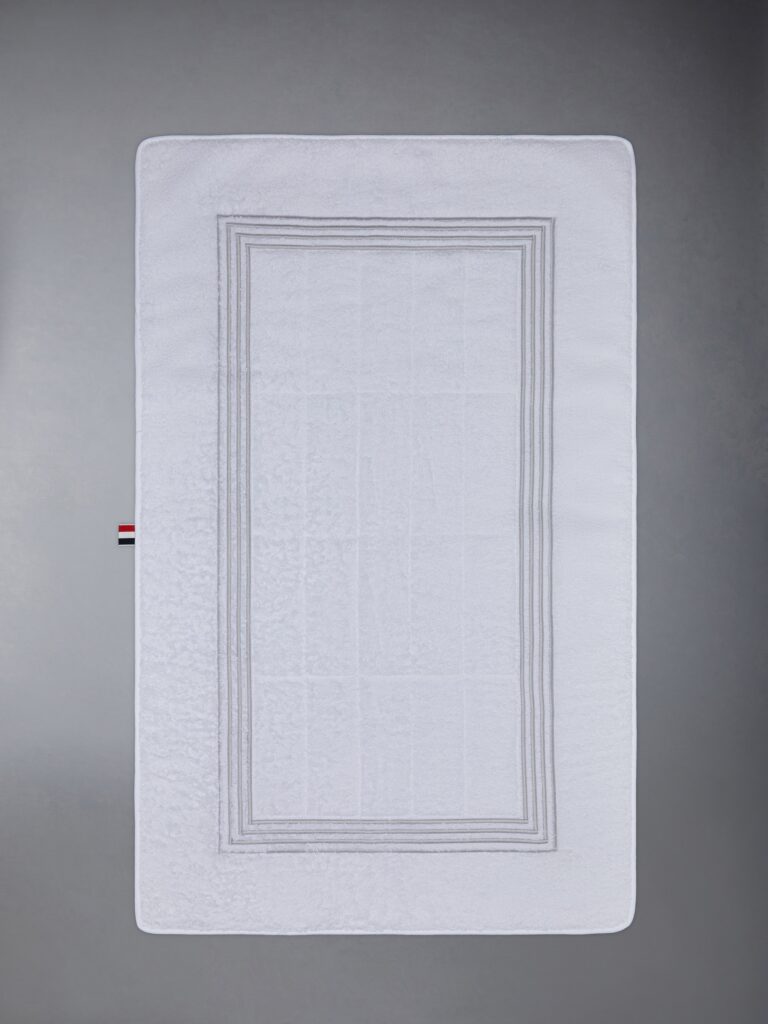 Thom Browne Réenchante Fêtes avec Collection Holiday 2024 Spectaculaire