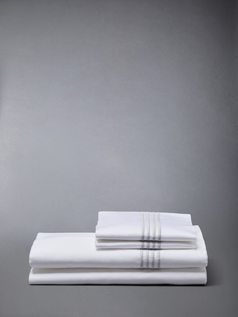 Thom Browne Réenchante Fêtes avec Collection Holiday 2024 Spectaculaire