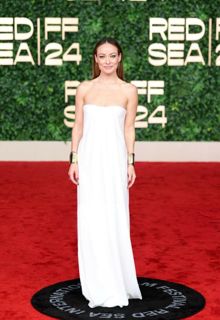 Olivia Wilde Sublime Carolina Herrera Festival International Rouge 2024
