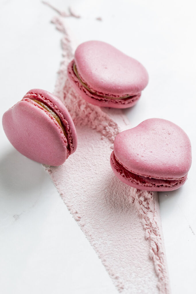Ladurée Célèbre Saint-Valentin Rose avec Collection Romantique Gourmande