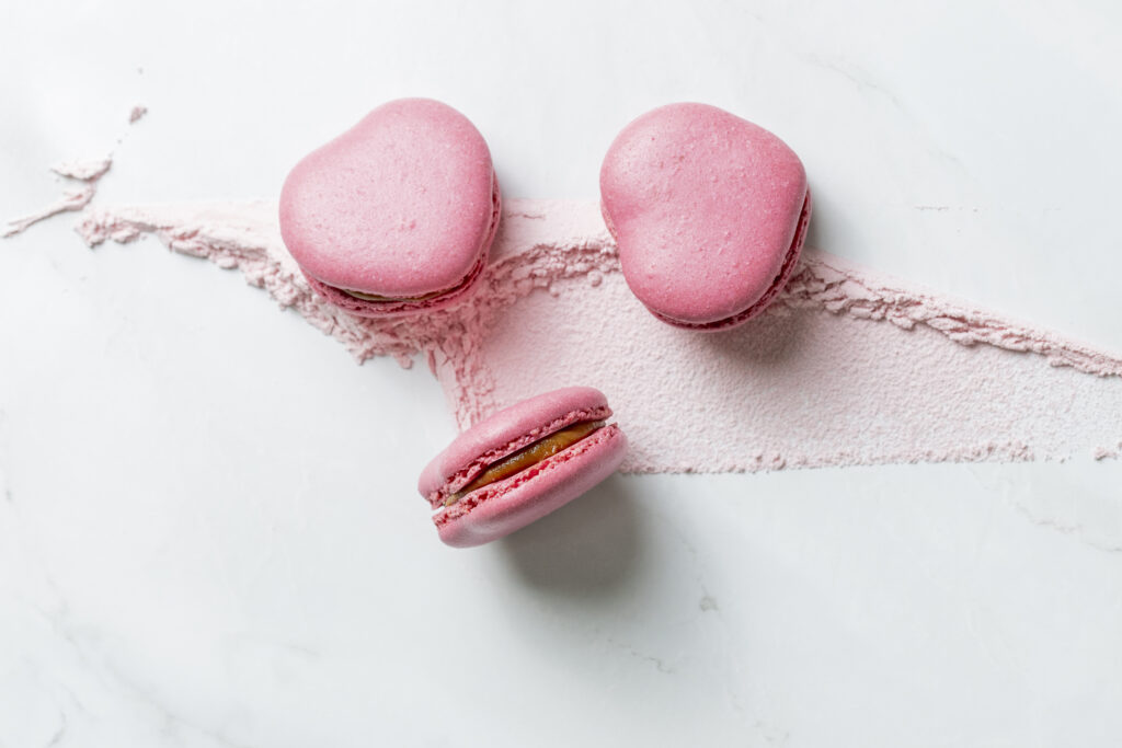 Ladurée Célèbre Saint-Valentin Rose avec Collection Romantique Gourmande