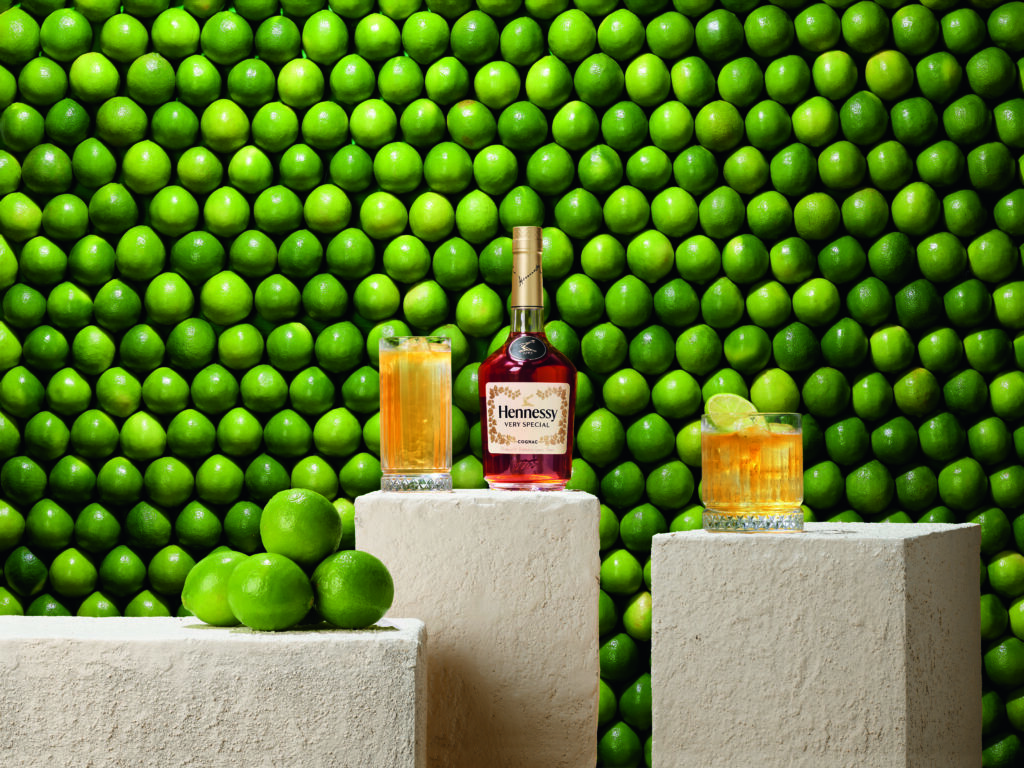 Hennessy célèbre deux façons d’offrir le cognac, entre cocktail solaire et icône historique 24 Cocktail Ginger1