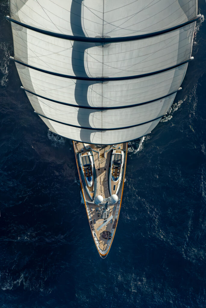 Maltese Falcon : 10 choses à savoir sur le voilier iconique de Jumeirah Privé 26 ED Jumeirah Maltese Falcon Drone Shot Aerial View16