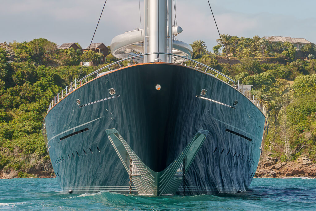 Maltese Falcon : 10 choses à savoir sur le voilier iconique de Jumeirah Privé 60 Jumeirah Maltese Falcon Exterior Front View