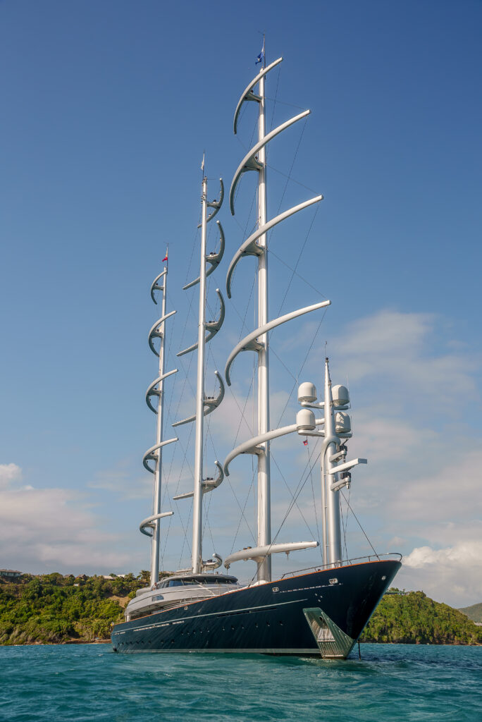 Maltese Falcon : 10 choses à savoir sur le voilier iconique de Jumeirah Privé 62 Jumeirah Maltese Falcon Exterior Front View3
