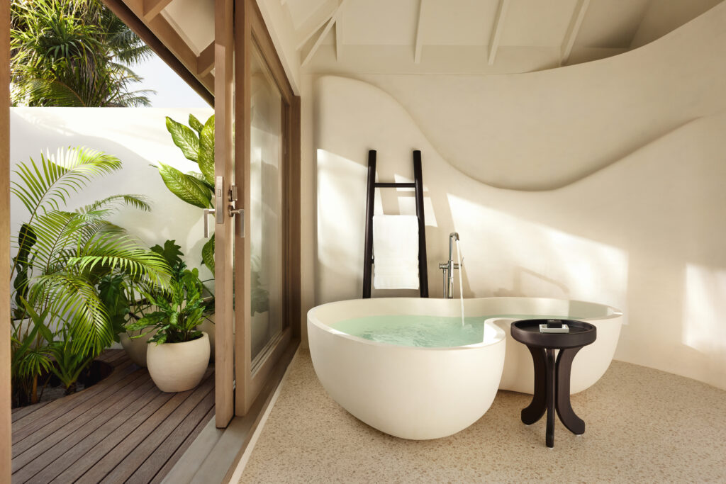 Aux Maldives, LUX* South Ari Atoll réinvente le luxe pieds nus avec la Temptation Beach Pool Villa 27 LSAA Temptation Beach Pool Villa 5