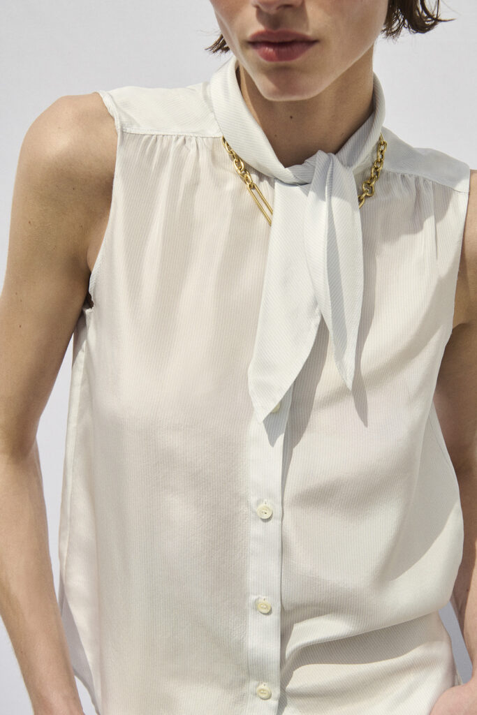 FRAME Summer 2026, l’été comme vestiaire de transition 30 Look 02 FRAME WOMENS PREFALL 26 EDITORIAL 0323 v3