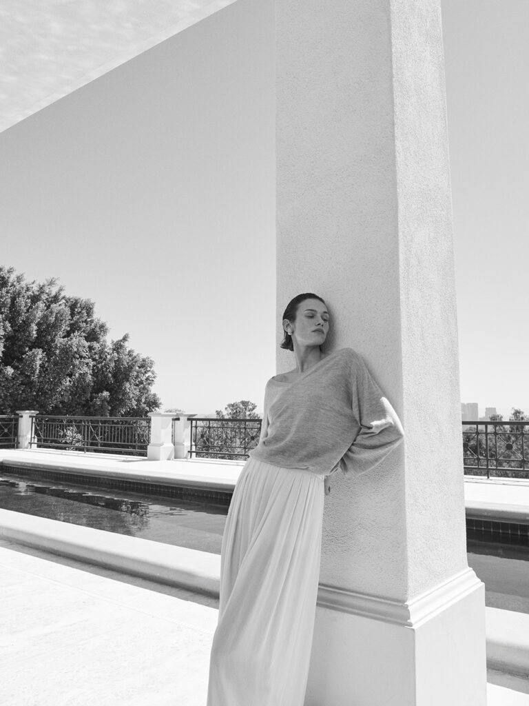 FRAME Summer 2026, l’été comme vestiaire de transition 34 Look 05 FRAME WOMENS PREFALL 26 EDITORIAL 1308 v3