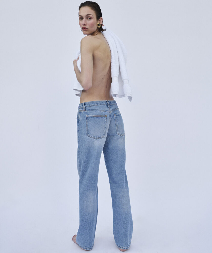 FRAME Summer 2026, l’été comme vestiaire de transition 50 Look 13 FRAME WOMENS PREFALL 26 EDITORIAL 2701 v4