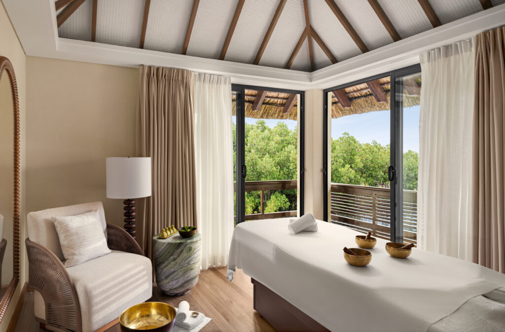 Four Seasons Mauritius at Anahita réinvente le bien-être sur pilotis 41 OSEYAN SPA SINGLE TREATMENT ROOM LR