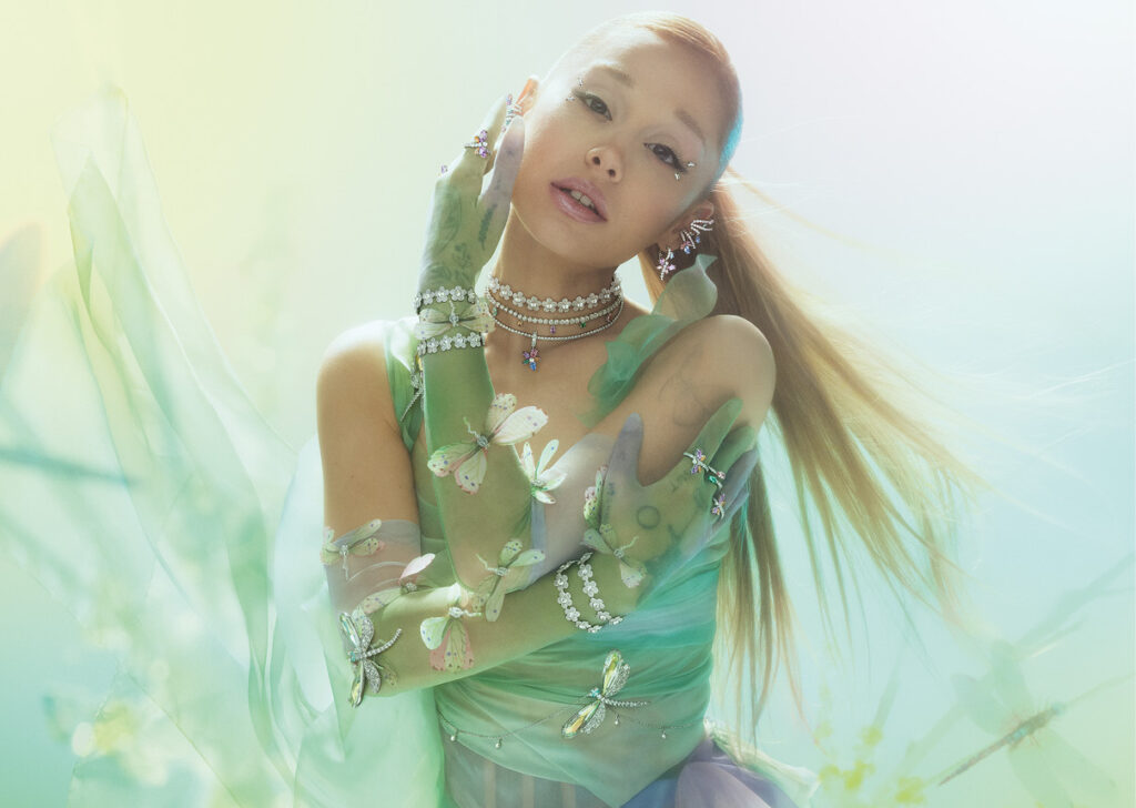 SWA ArianaGrande CapsuleCollection 2.0 hor
