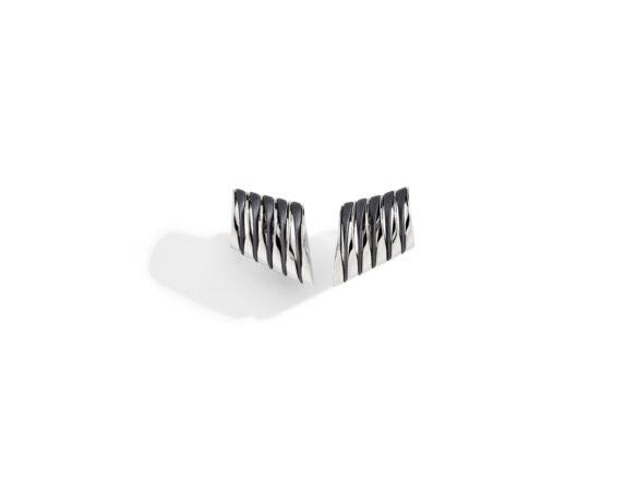 VHT01826B0101 COUCHER DU SOLEIL ENDLESS earclips in white gold black titanium