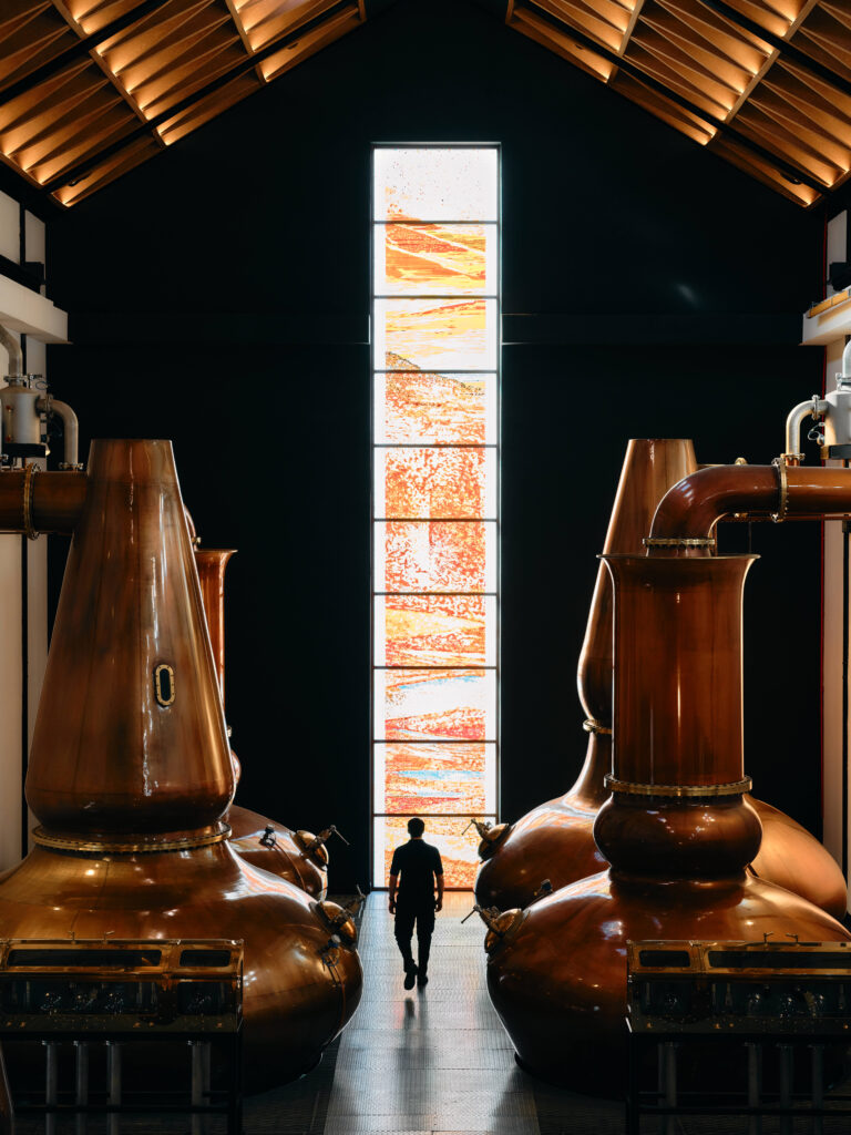 The Dalmore transforme sa distillerie des Highlands en expérience culturelle immersive 31 02 02 26 DALMORE TEASER 4087