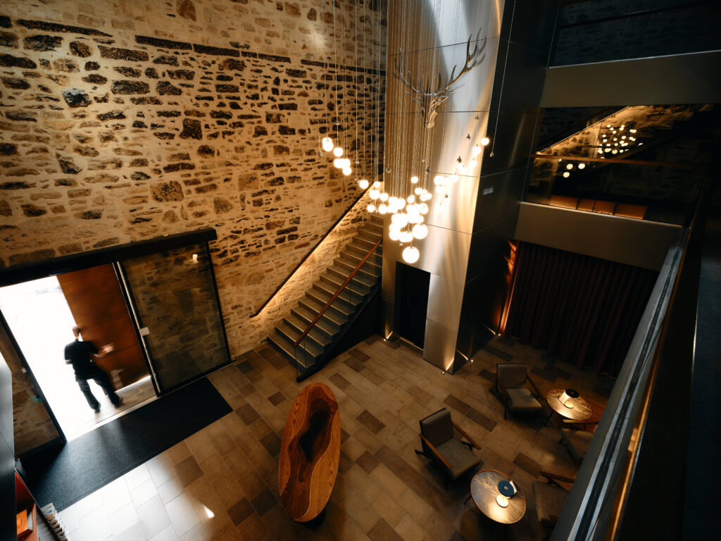 The Dalmore transforme sa distillerie des Highlands en expérience culturelle immersive 37 02 02 26 DALMORE TEASER 4444