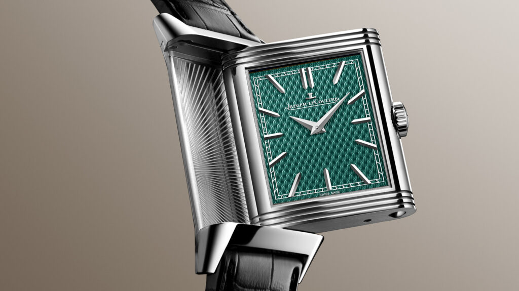 Jaeger-LeCoultre referme le cycle Hokusai sur quatre cascades en émail 28 1920 2026 q39334t8 reverso tribute enamel hokusai closeup srgb 16 9