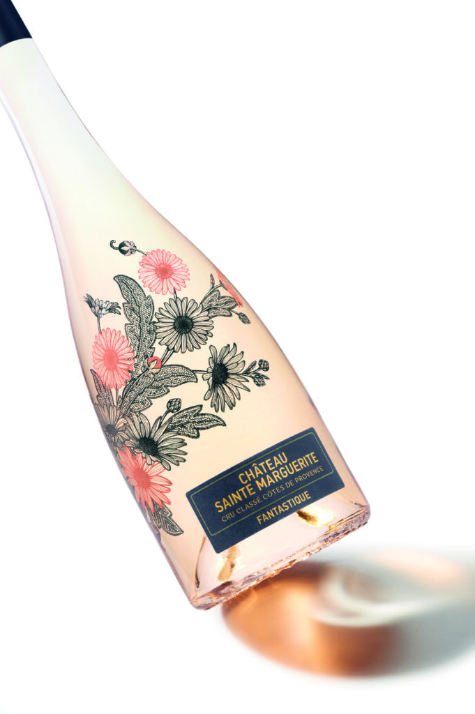 Château Sainte Marguerite millésime 2025 : quand la sélection massale dicte le style 26 6708918 CSM Packshots Fantastique rose 75cl Angle Detail 01 26
