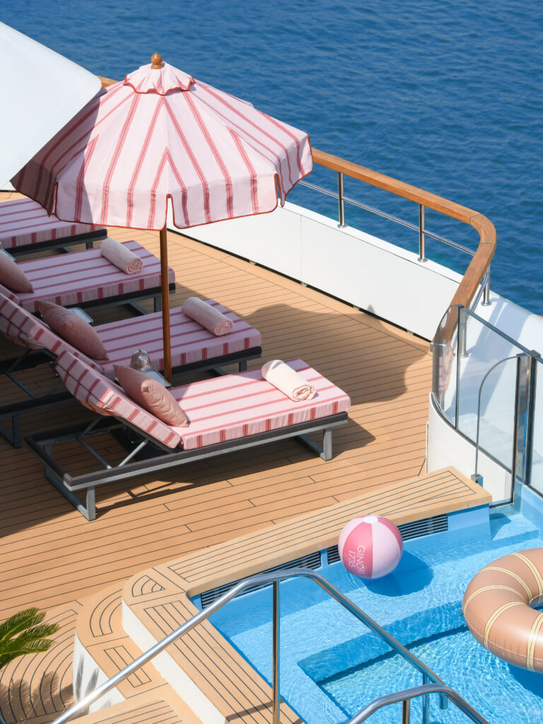 Quand la porcelaine prend la mer : Ginori 1735 et la logique du décor total 25 BAR6850 R