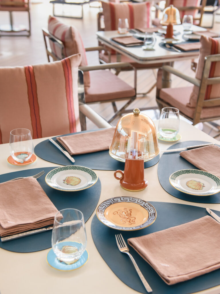 Quand la porcelaine prend la mer : Ginori 1735 et la logique du décor total 30 BAR7193 R